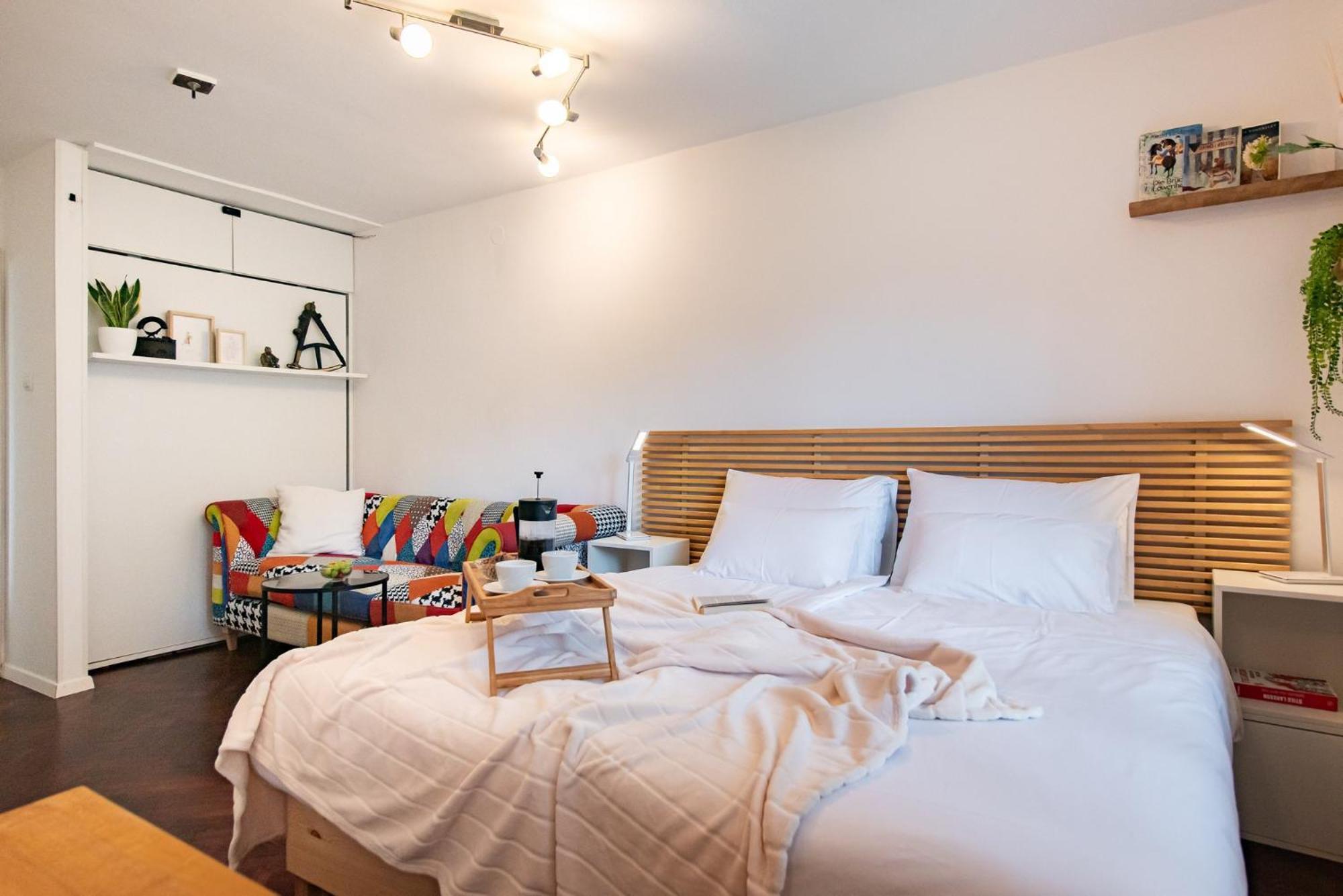 Modern & Spacious 1bdr Flat In