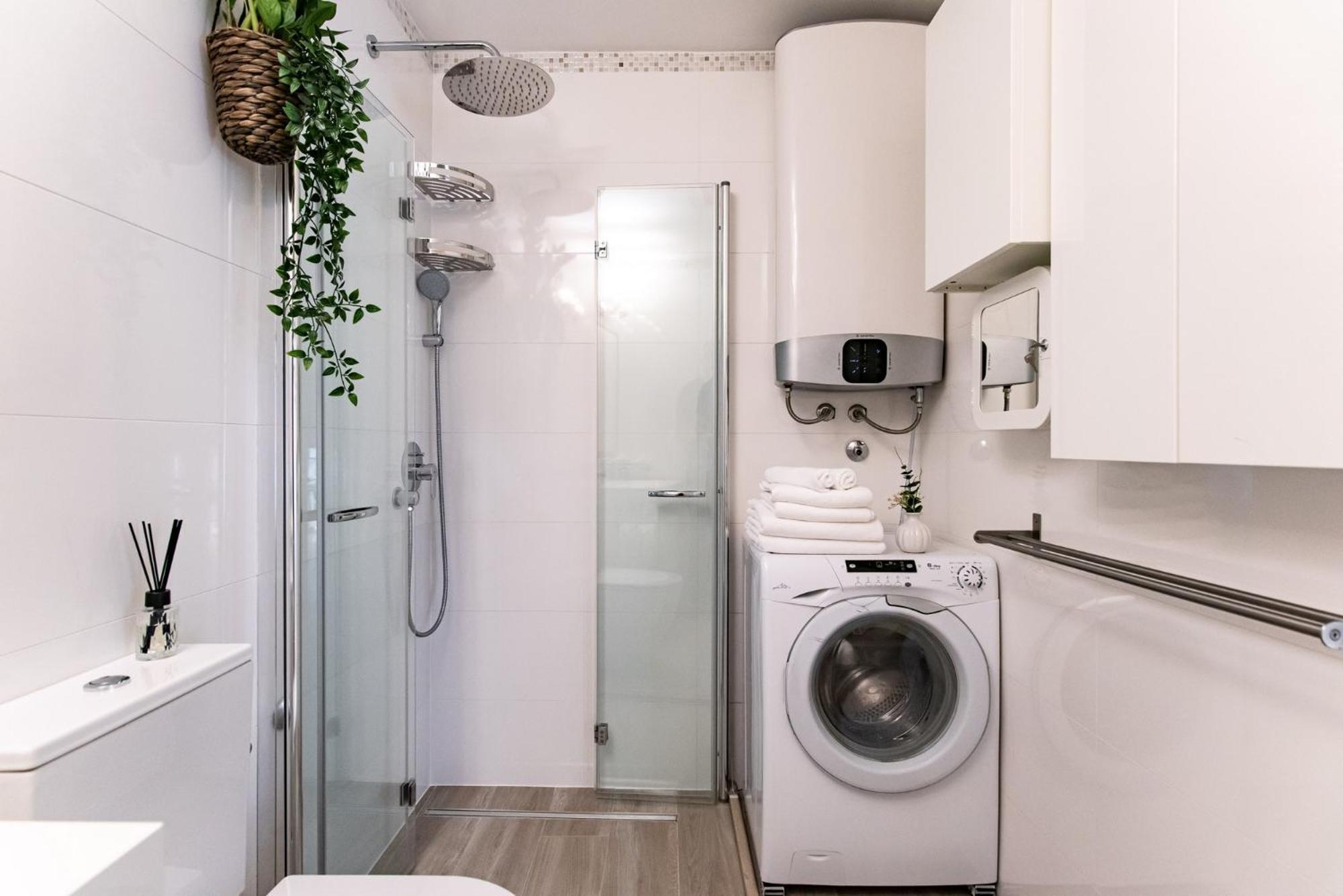Modern & Spacious 1bdr Flat In *
