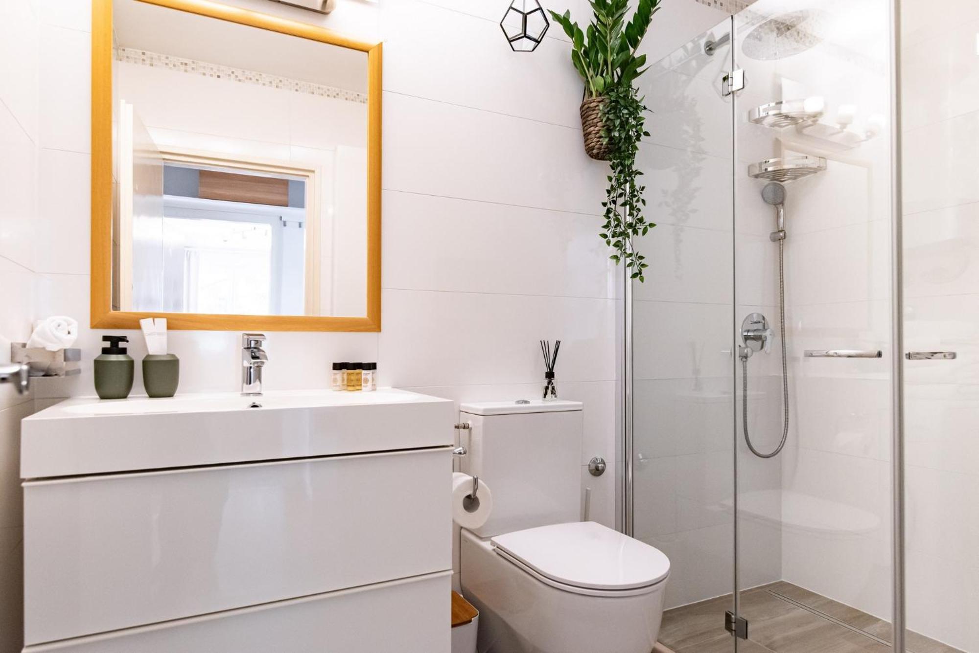 Modern & Spacious 1bdr Flat In